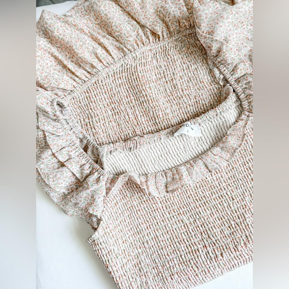 Storia Ditsy Smocked Floral Mini Dress - Picture 14 of 14